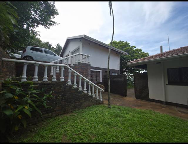 4 BEDROOM FREEHOLD FOR SALE IN ATHLONE PARK